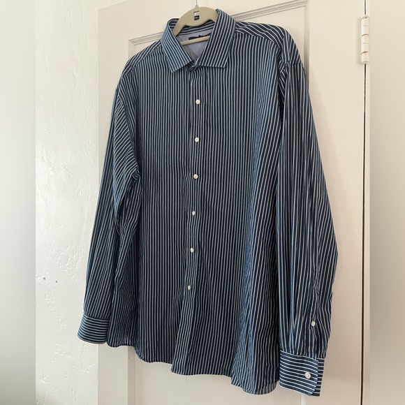 Tommy Hilfiger blue white cotton pinstripe men’s button up dress shirt slim fit - Picture 14 of 15